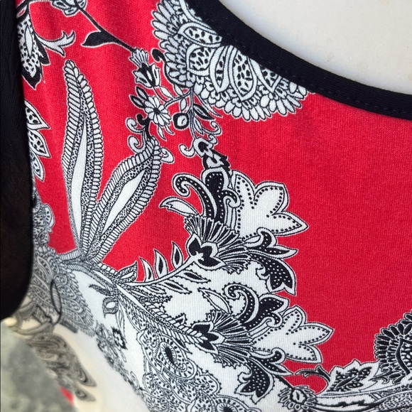 New Chic Red and Black paisley three-quarter Sleeve Dress by Weston wear - Picture 8 of 16